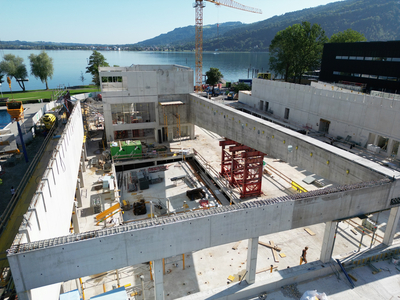 Zu sehen sind die Bauarbeiten des neuen Hallenbads Bregenz. 
