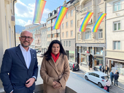 Bürgermeister Michael Ritsch und Vizebürgermeisterin Sandra Schoch auf dem Rathausbalkon. © Stadt Bregenz