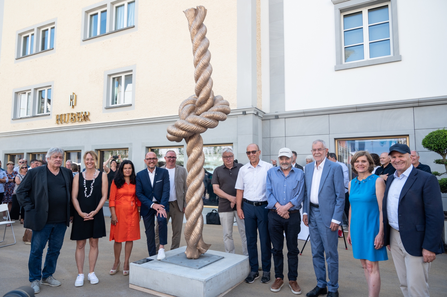 Einweihung der Skulptur "Der Knoten" von Herbert Meusburger am Leutbühel in Bregenz