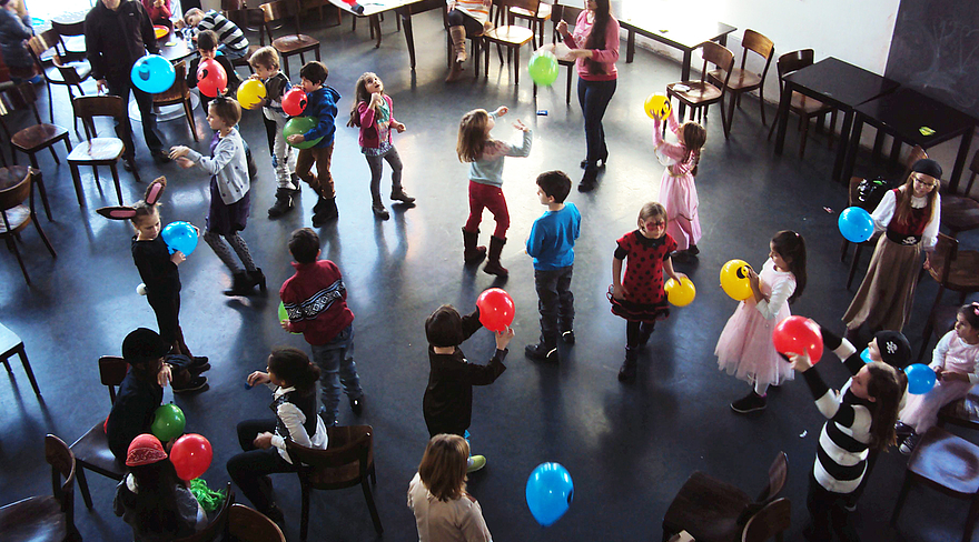 Hier wurden Kinder, welche im Kindercafe in Bregenz spielen, fotografiert.